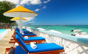 Gold Beach Resort,Chemin Grenier>>Black River,3 star