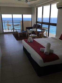 beachcomber surfers paradise