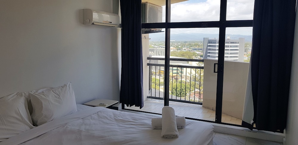 beachcomber surfers paradise