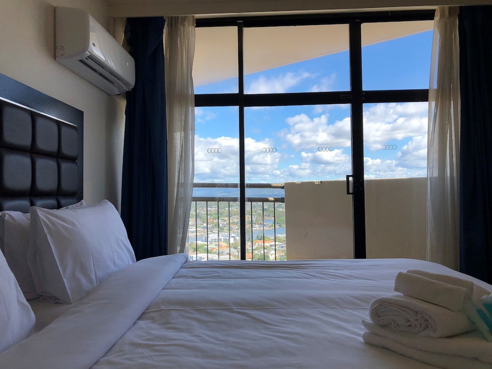 beachcomber surfers paradise