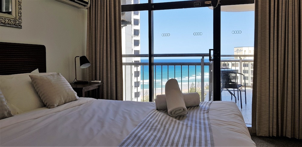 beachcomber surfers paradise