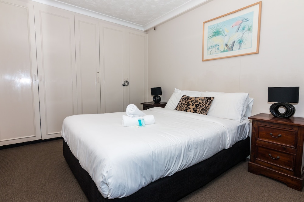 beachcomber surfers paradise