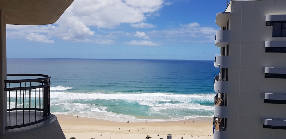 beachcomber surfers paradise