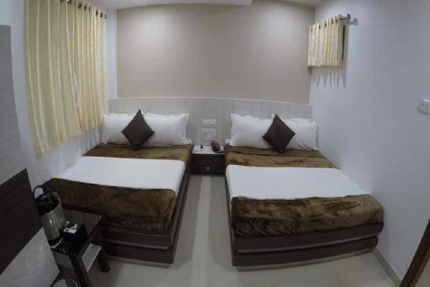hotel ideal vadodara