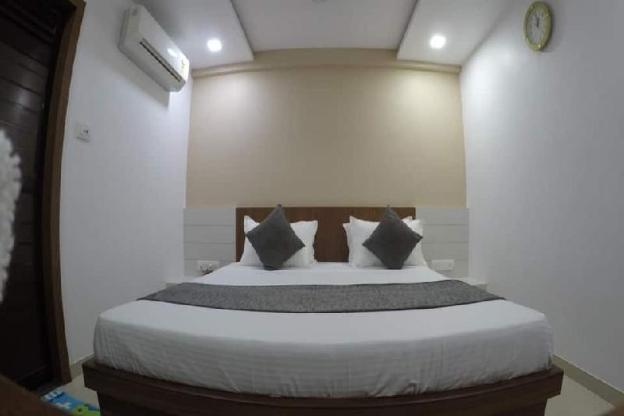hotel ideal vadodara