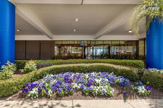 Coastal Hotel And Suites Virginia Beach Oceanfront,Near Nightmare Mansion,3 star