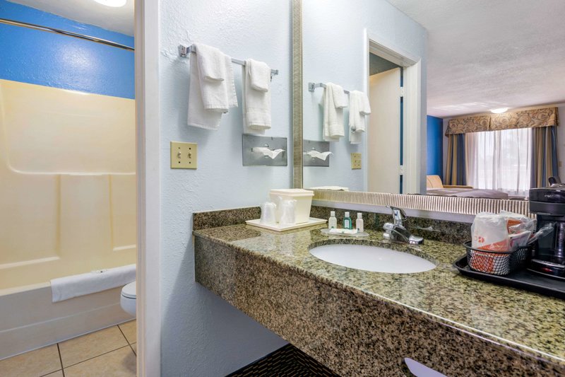 quality inn sarasota north near lido key beach