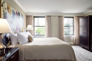 the raphael hotel autograph collection