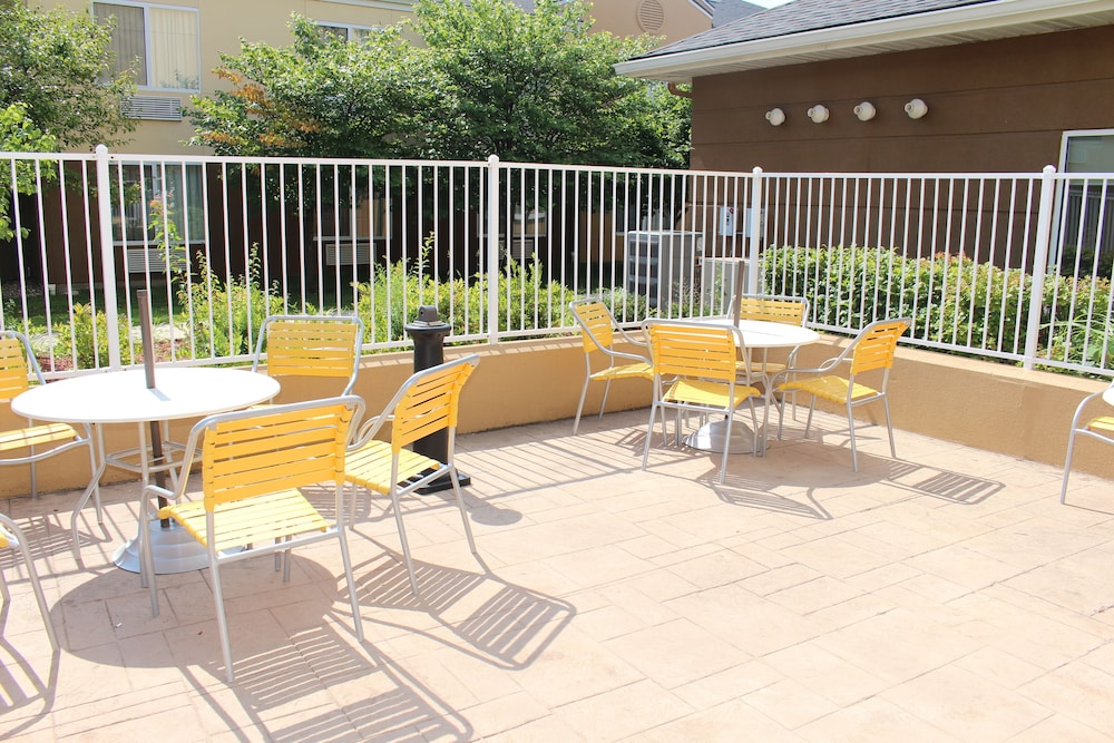 fairfield inn and suites by marriott kansas city liberty