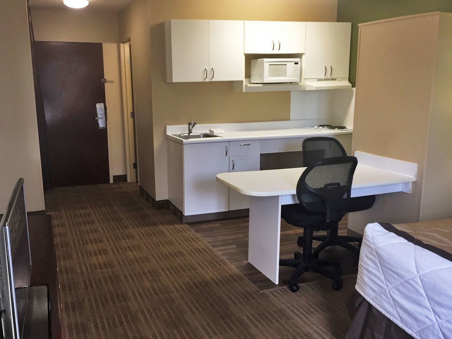 extended stay america suites kansas city airport