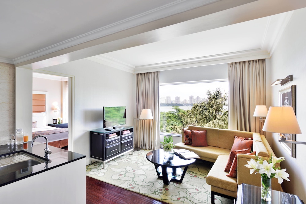 Lakeside Chalet - Mumbai, Marriott Executive Apartments,Powai,5 star