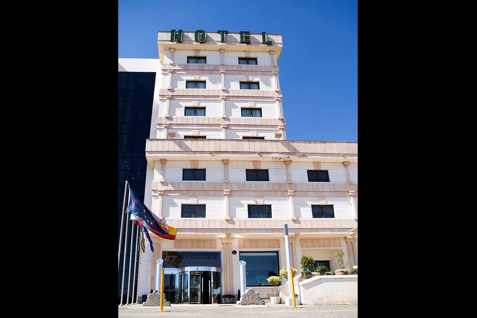 hotel sercotel cuatro postes