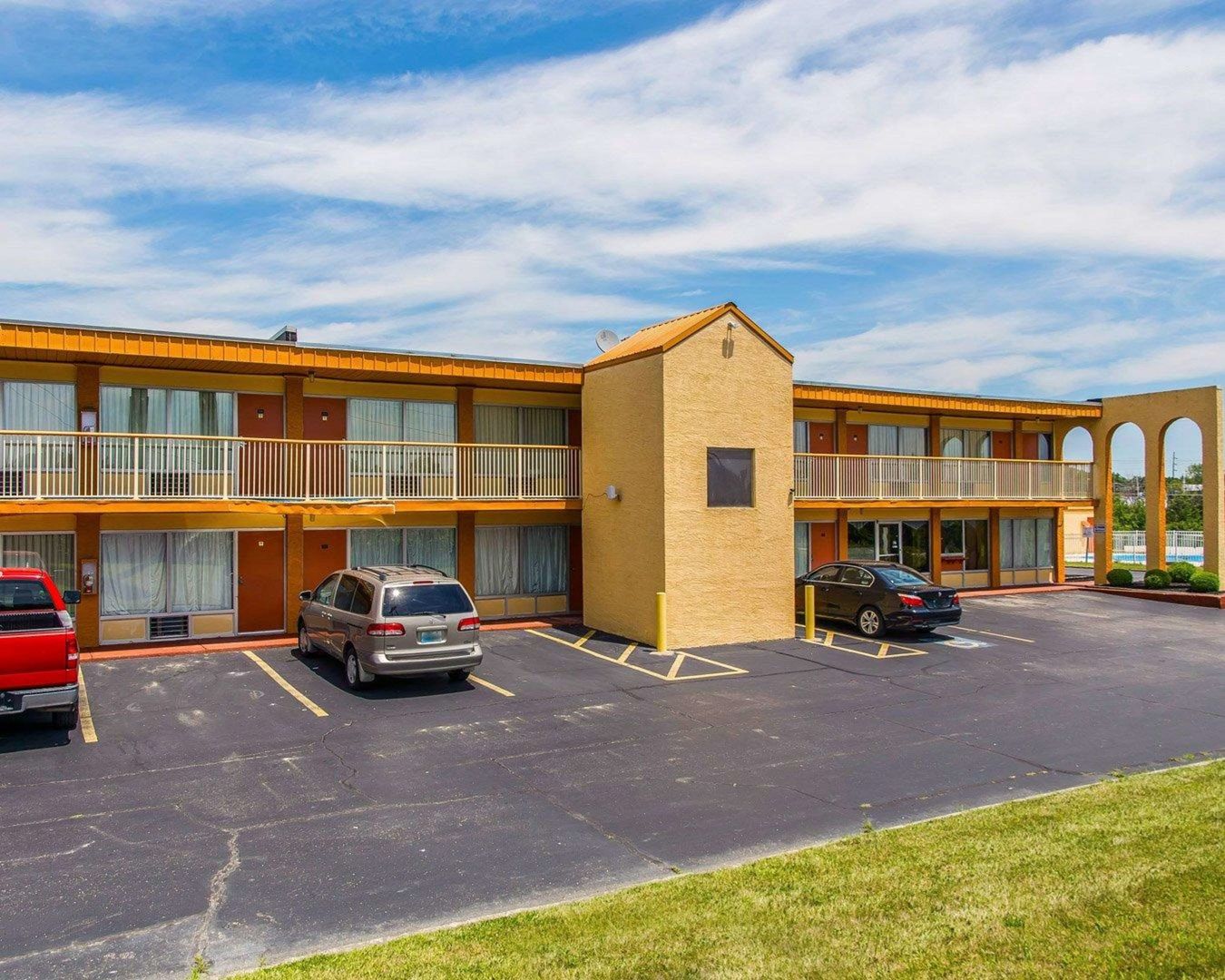 red roof inn walton richwood