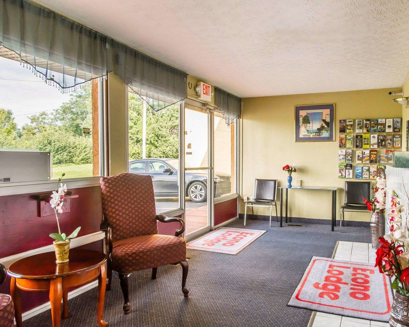 red roof inn walton richwood