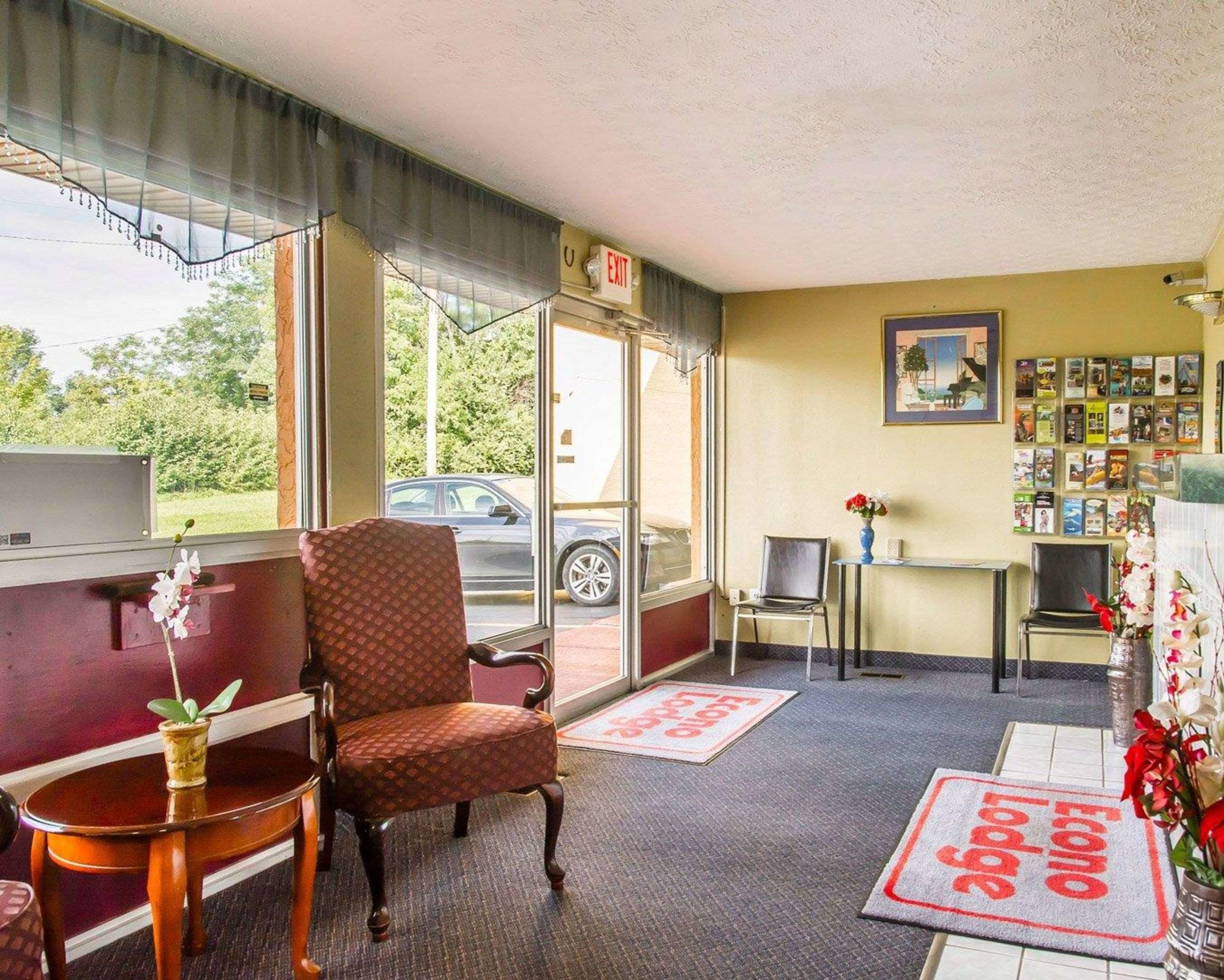 red roof inn walton richwood