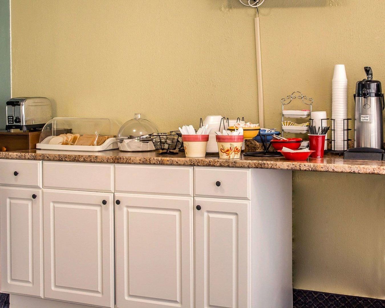 red roof inn walton richwood