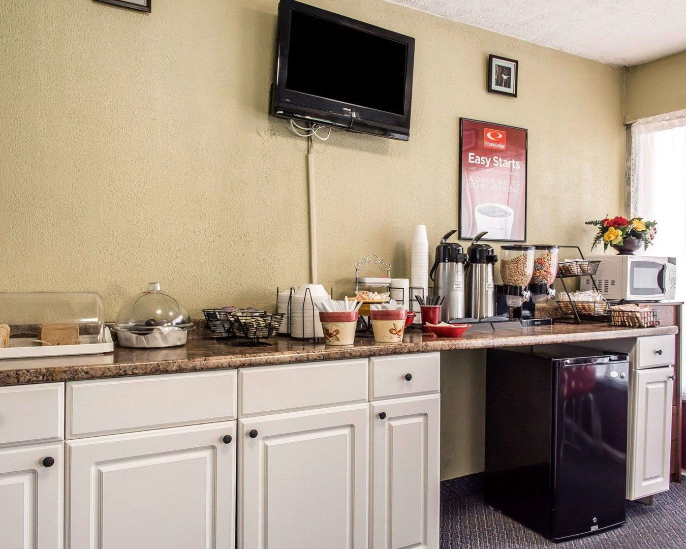 red roof inn walton richwood