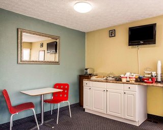 red roof inn walton richwood