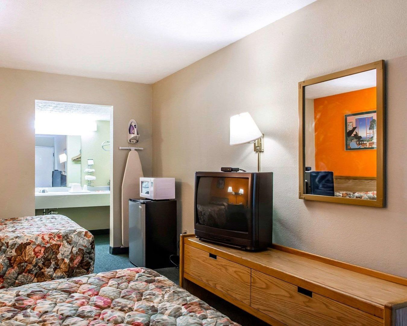 red roof inn walton richwood
