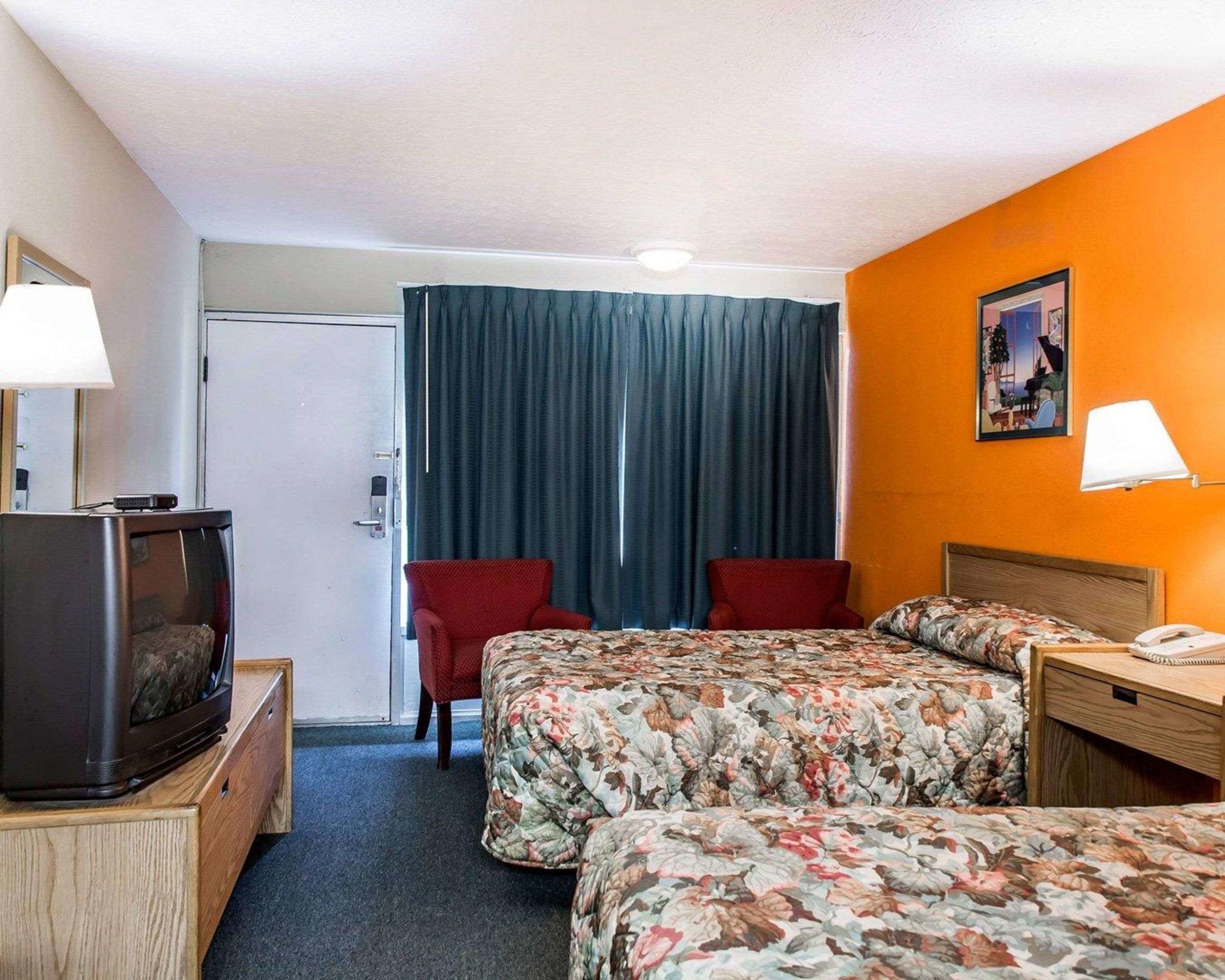 red roof inn walton richwood