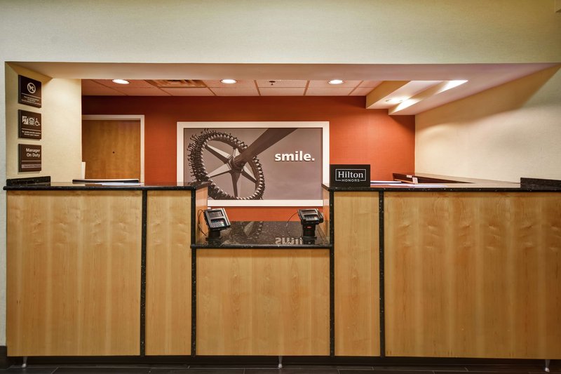 hampton inn louisville airport