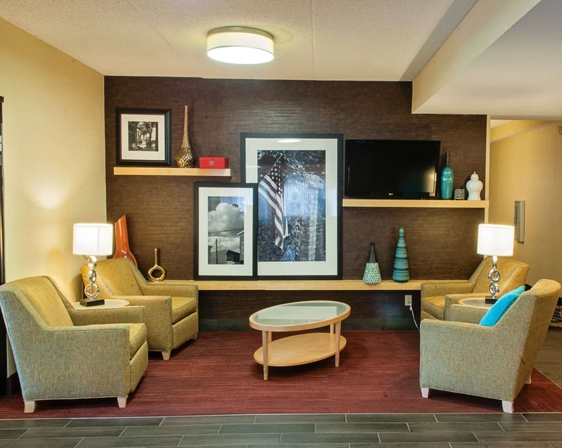 hampton inn louisville airport