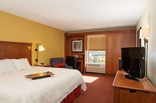 Hampton Inn Louisville-Airport,Louisville>>Jefferson County,3 star