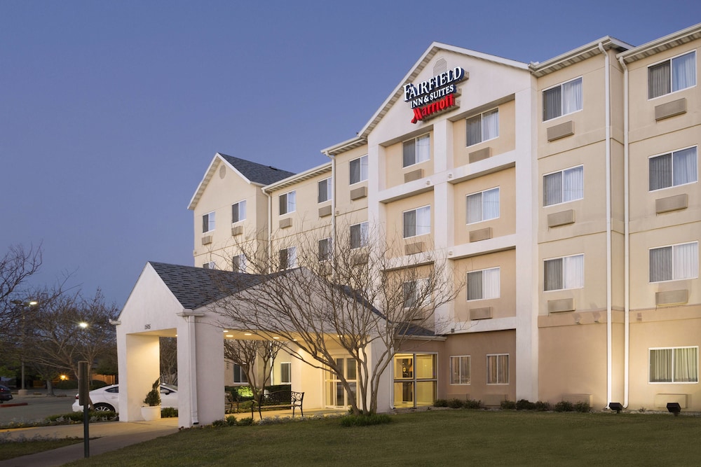 fairfield inn and suites fort worth university drive