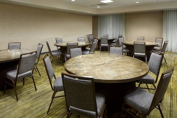 courtyard by marriott edison woodbridge