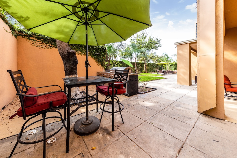 courtyard marriott laredo