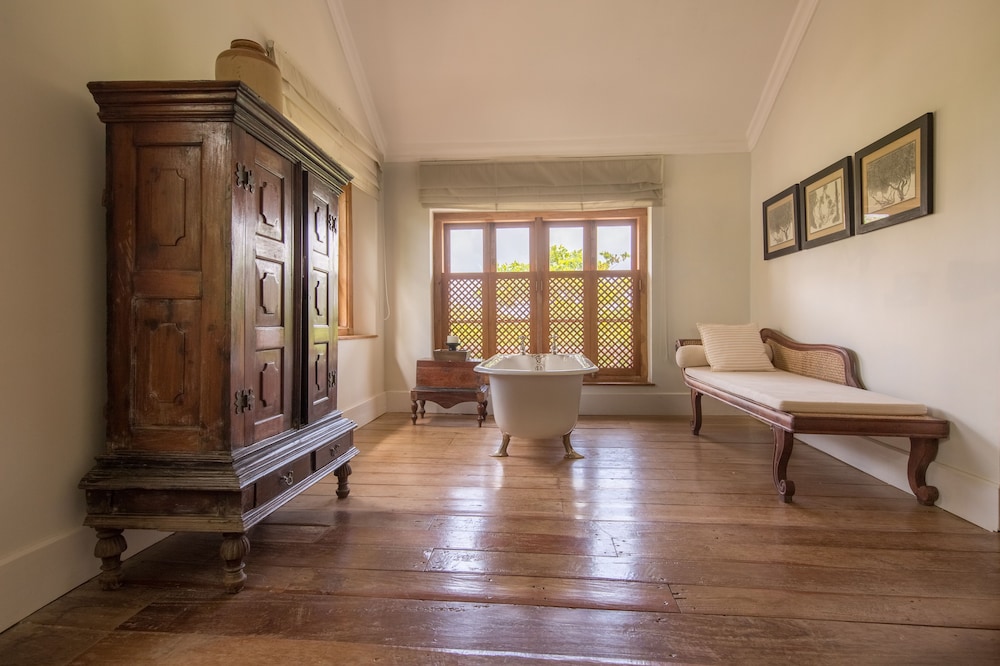 taru villas rampart street galle fort