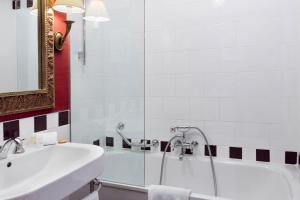 Hotel Kipling,Near Jet D'eau Fountain,4 star