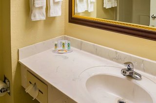 Quality Inn & Suites,Fort Walton Beach - Destin>>Destin,2 star