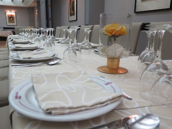 virgen de los reyes hotel