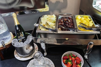 virgen de los reyes hotel