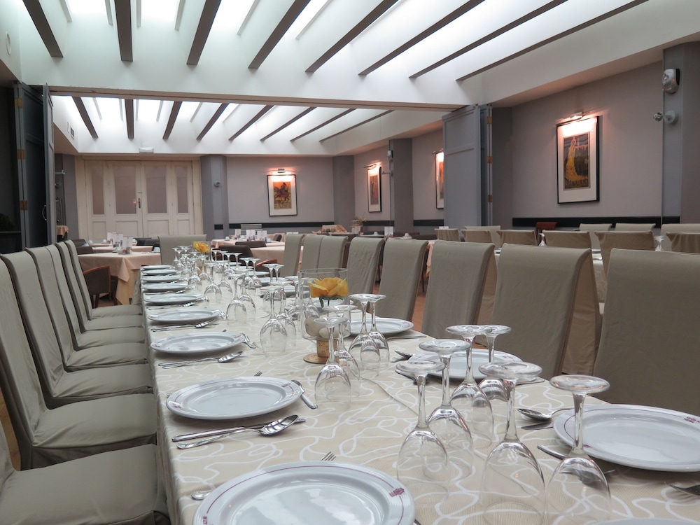 virgen de los reyes hotel