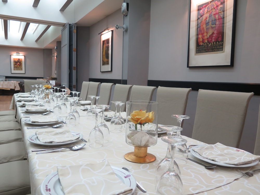 virgen de los reyes hotel