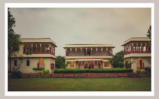 Shahpura Abhaneri Resort