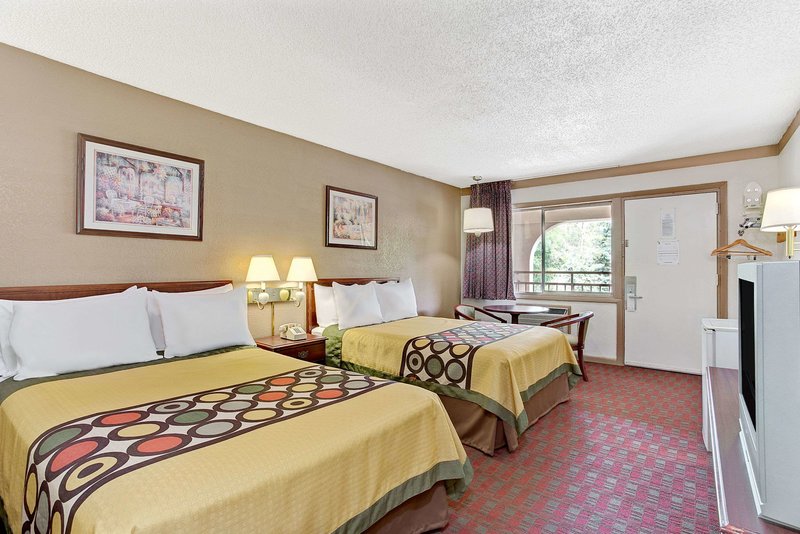super 8 by wyndham williamsburg historic area