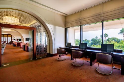 Sheraton Grand Doha Resort & Convention Hotel,Al Dafna>>Doha,5 star