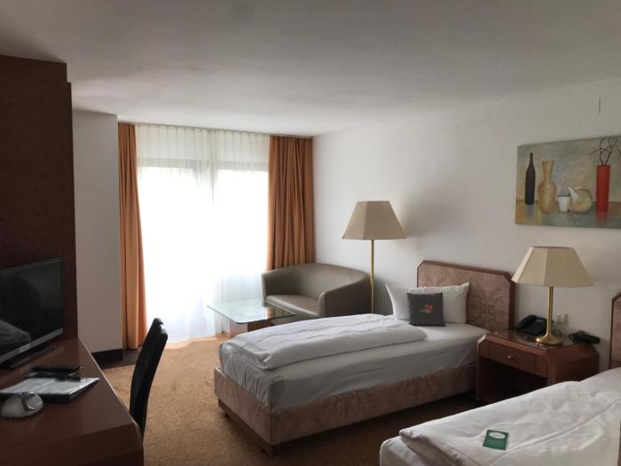 hotel flora stuttgart mohringen