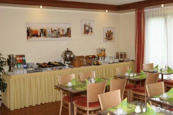 hotel flora stuttgart mohringen