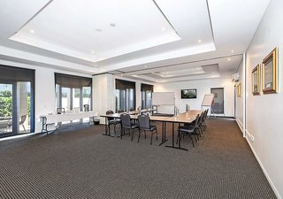 comfort inn and suites northgate airport