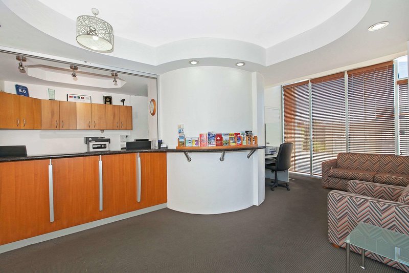comfort inn and suites northgate airport