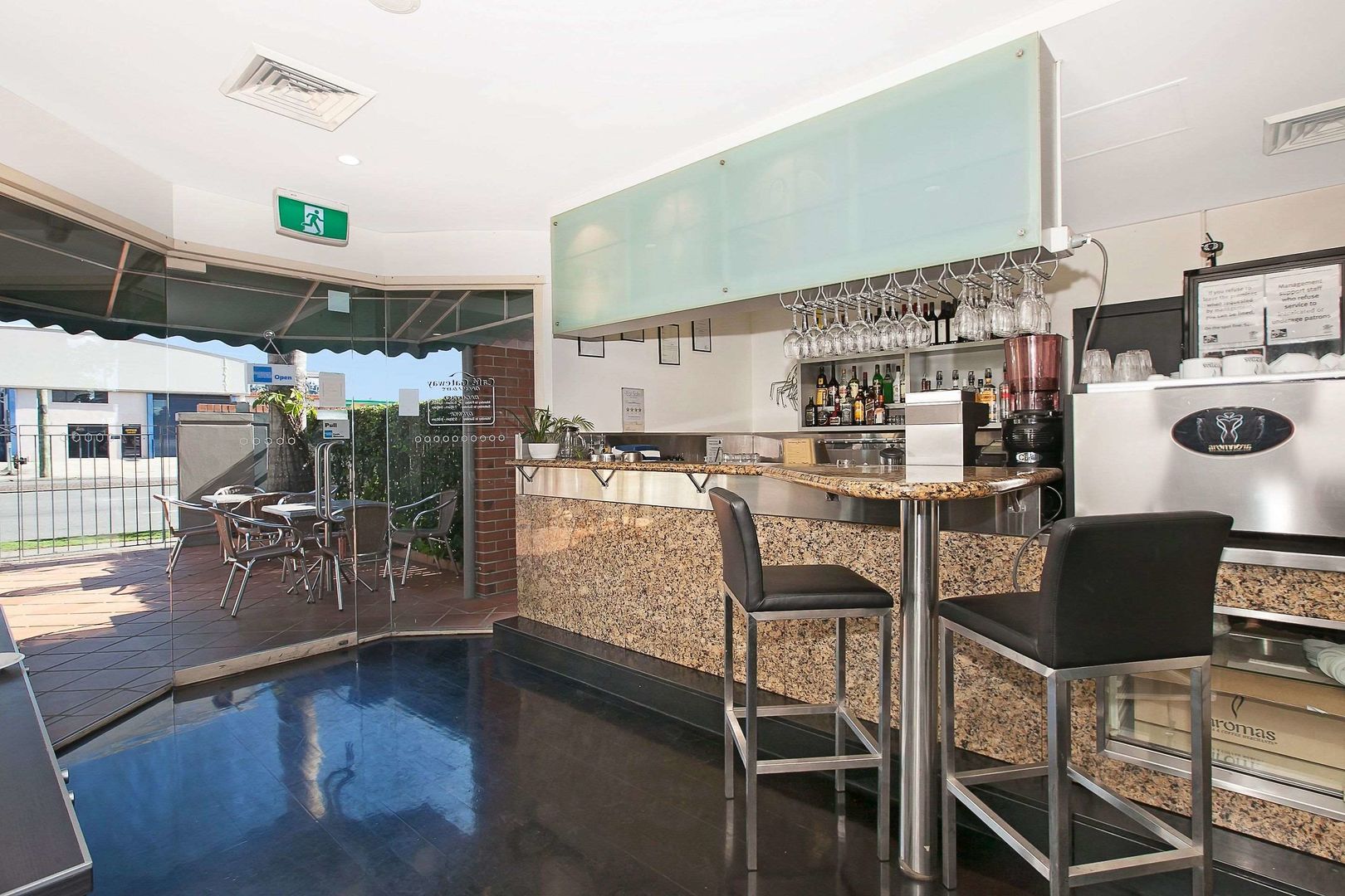 comfort inn and suites northgate airport