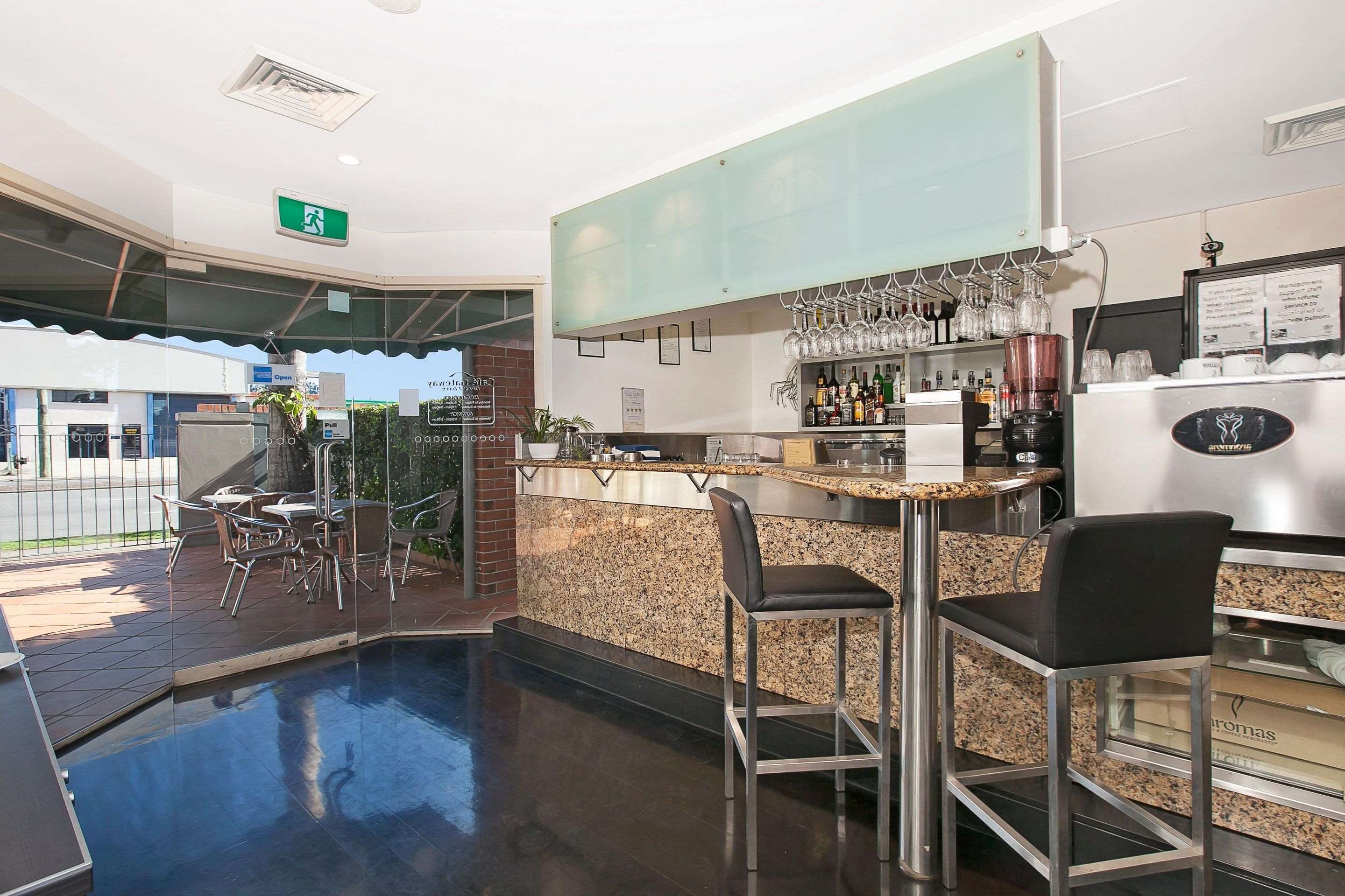 comfort inn and suites northgate airport