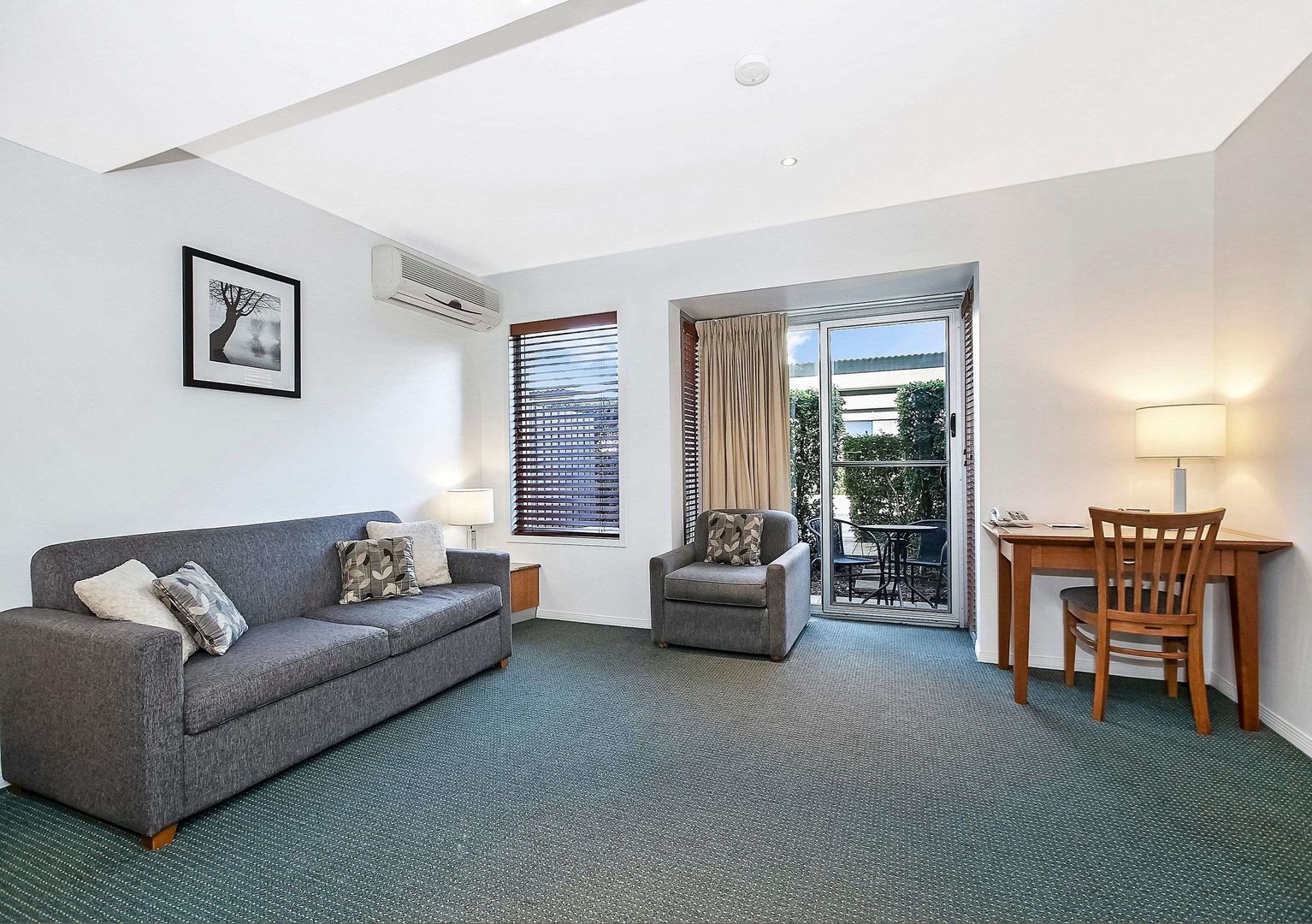 comfort inn and suites northgate airport