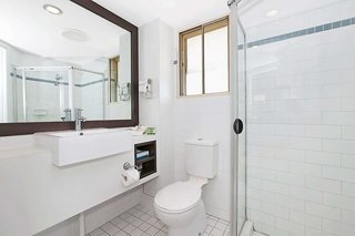 comfort inn and suites northgate airport