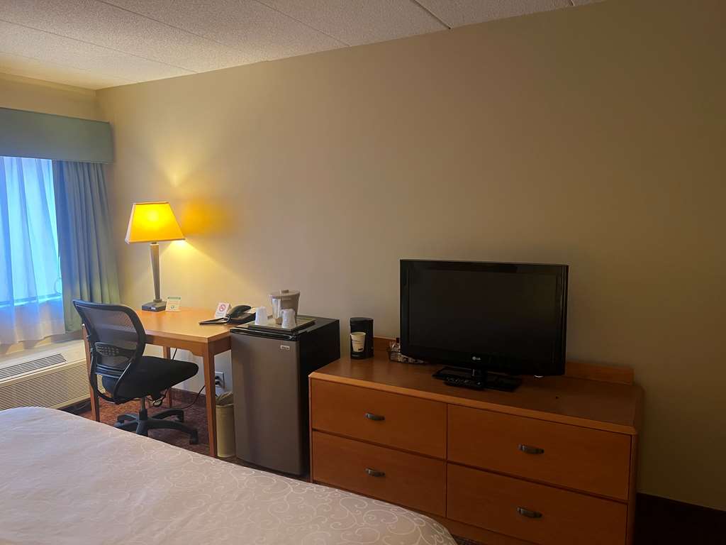 all seasons inn and suites