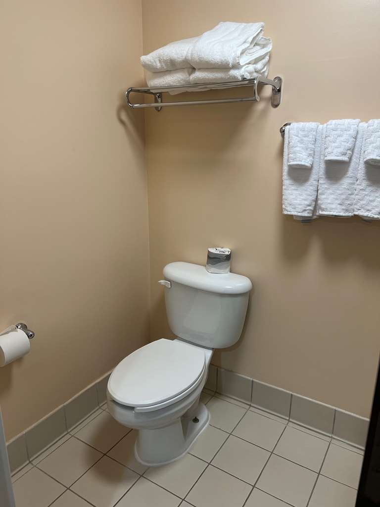 all seasons inn and suites